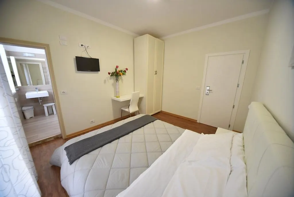 Hotel Villa Edda Riccione 2*,  Italien