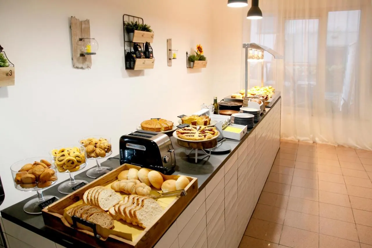 Hotel Villa Edda Riccione Italien