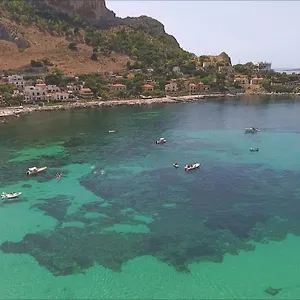 Ferienhaus Palermo Mare Holidays Sferracavallo